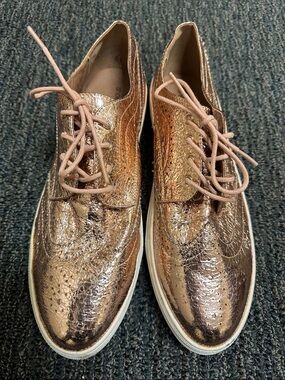 Shoe Dazzle Rose Gold Metallic Oxford Flats